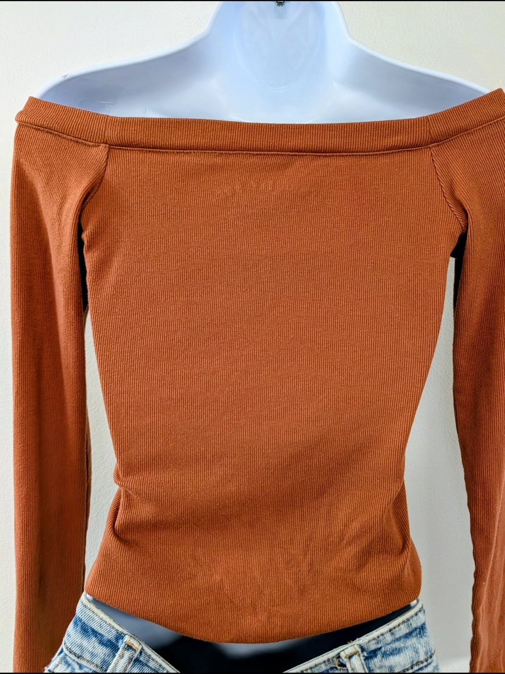 Off-Shoulder Ribbed Henley Top in Rust - Picture 6 of 7